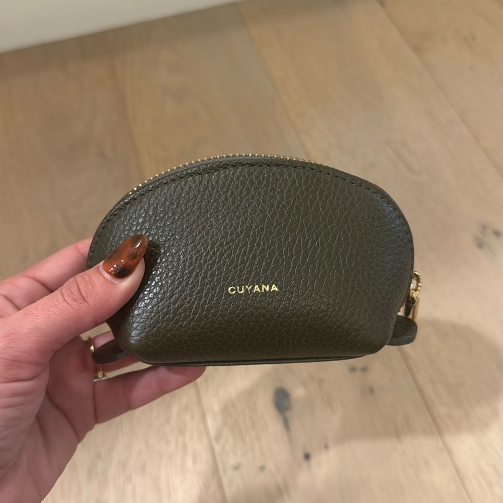 Cuyana Mini pouch